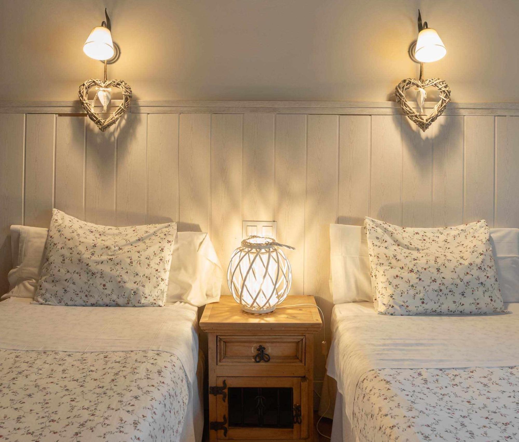 El Manantial Del Fresno Casas Rurales En Hervas Room photo